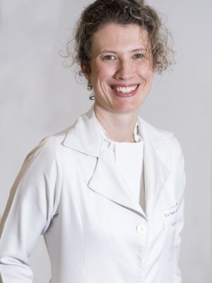 Dra. Débora M Nazato Dra.Debora-Nazato.jpg
